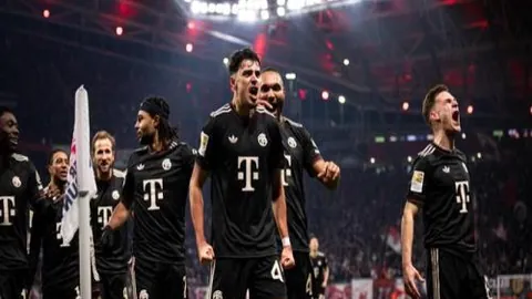 奥格斯堡1-0力克多特蒙德，古维鲁头球破门，布兰特进球被判无效